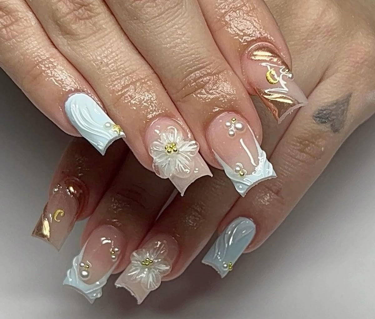 10pcs Handmade Coffin Press-On Nails – Artificial Gems & Gold Flower Design